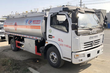 东风多利卡底盘&nbsp;油罐车图片