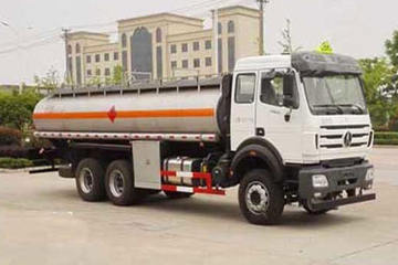 北奔重卡底盘&nbsp;油罐车图片