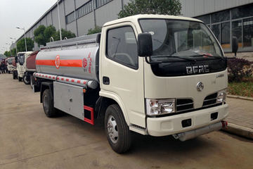 东风福瑞卡底盘&nbsp;油罐车图片