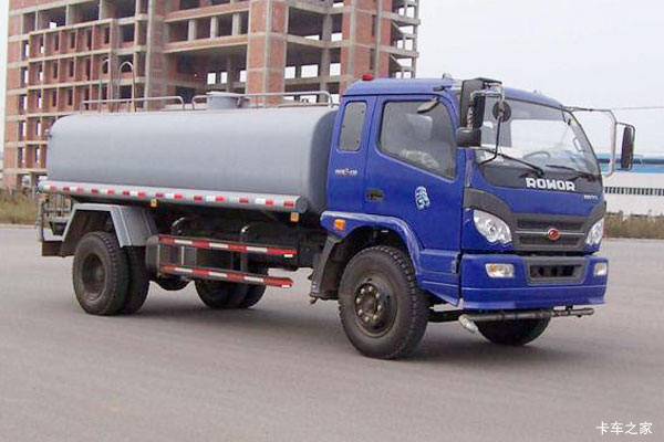 湖北楚胜时代底盘洒水车/喷洒车图片