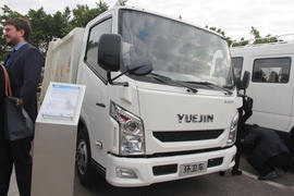 湖北程力(程力威牌)跃进底盘垃圾运输车图片