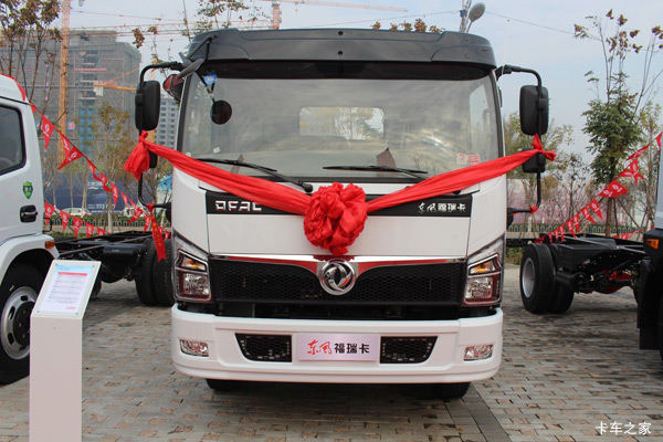 湖北五环(华通牌)东风福瑞卡底盘